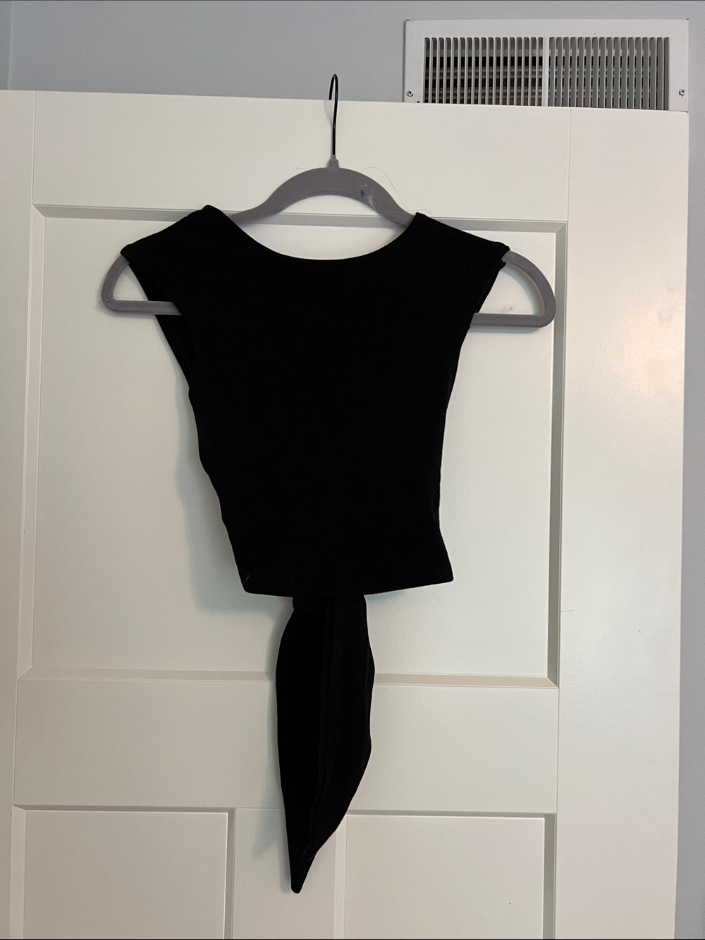 Lulu's Black Tie-Back Crop Top